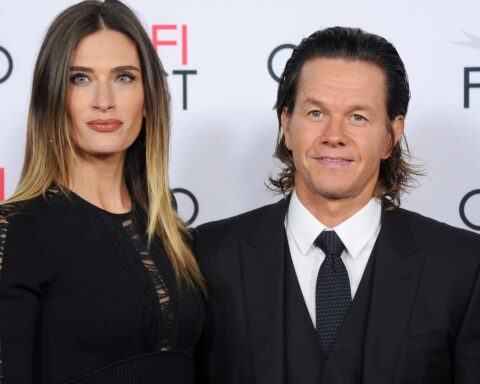 mark wahlberg wife age